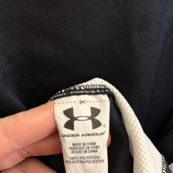 Under Armour Black and White Short Sleeve Tee - Picture 4 of 4